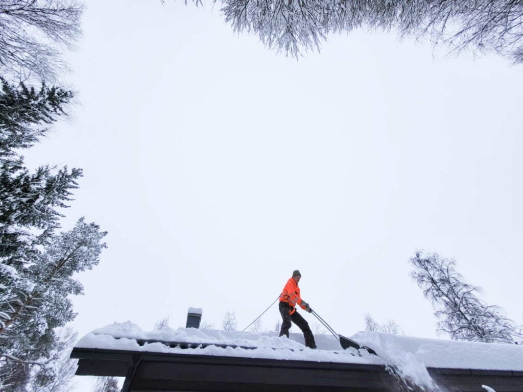 Lumenpudotusta talon katolta min